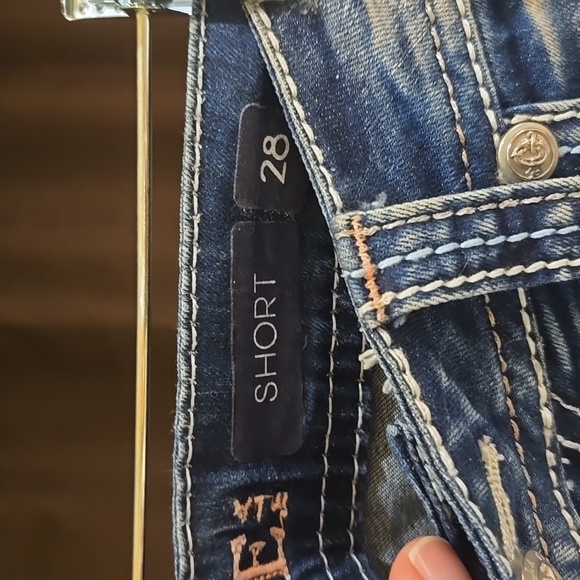 Grace in LA jean shorts, 28, embroidered - Picture 3 of 4